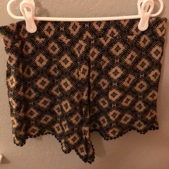 Flowy shorts - Picture 2 of 2